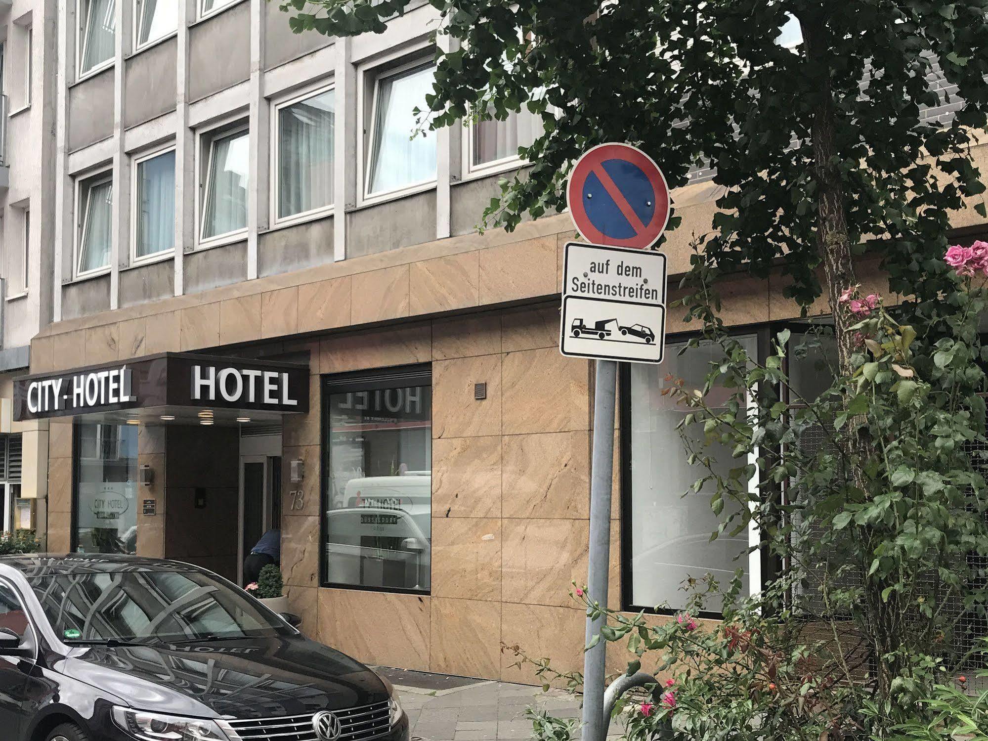 City Hotel Duesseldorf Exterior photo